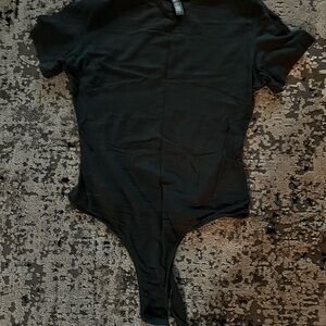 SKIMS Black Short Sleeve - Thong Bodysuit